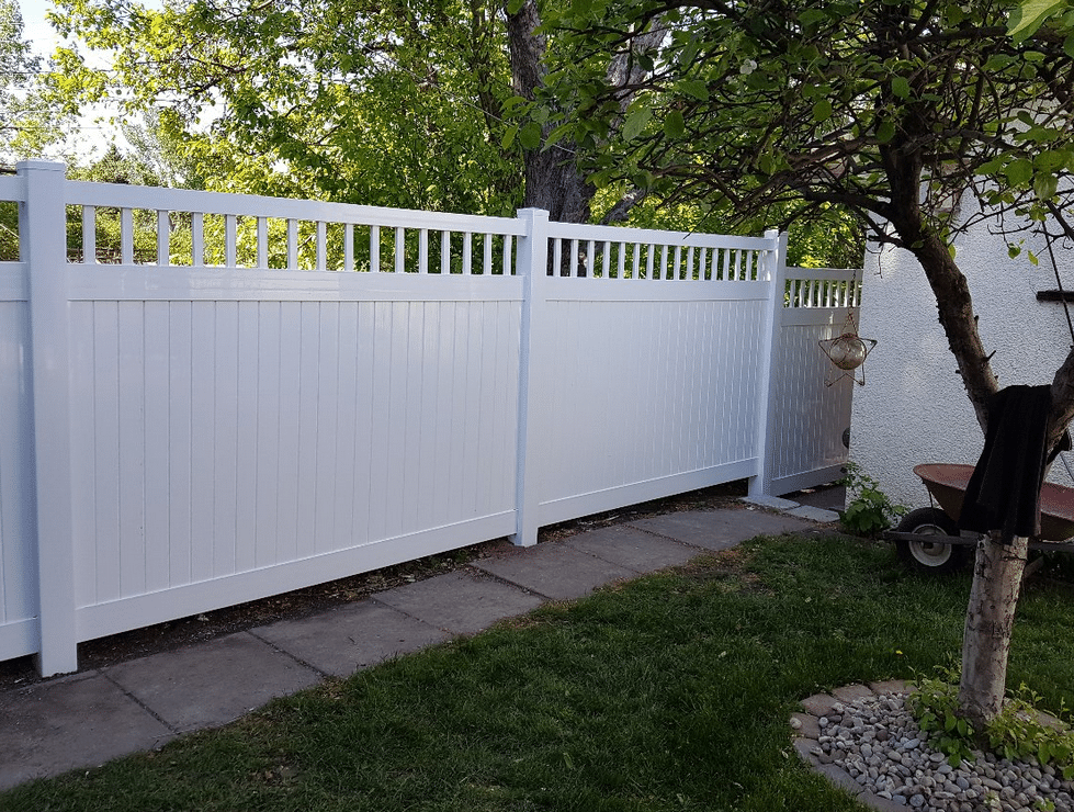 6ft Picket Accent Privacy White Vinyl installed in Sherwood Park Edmonton